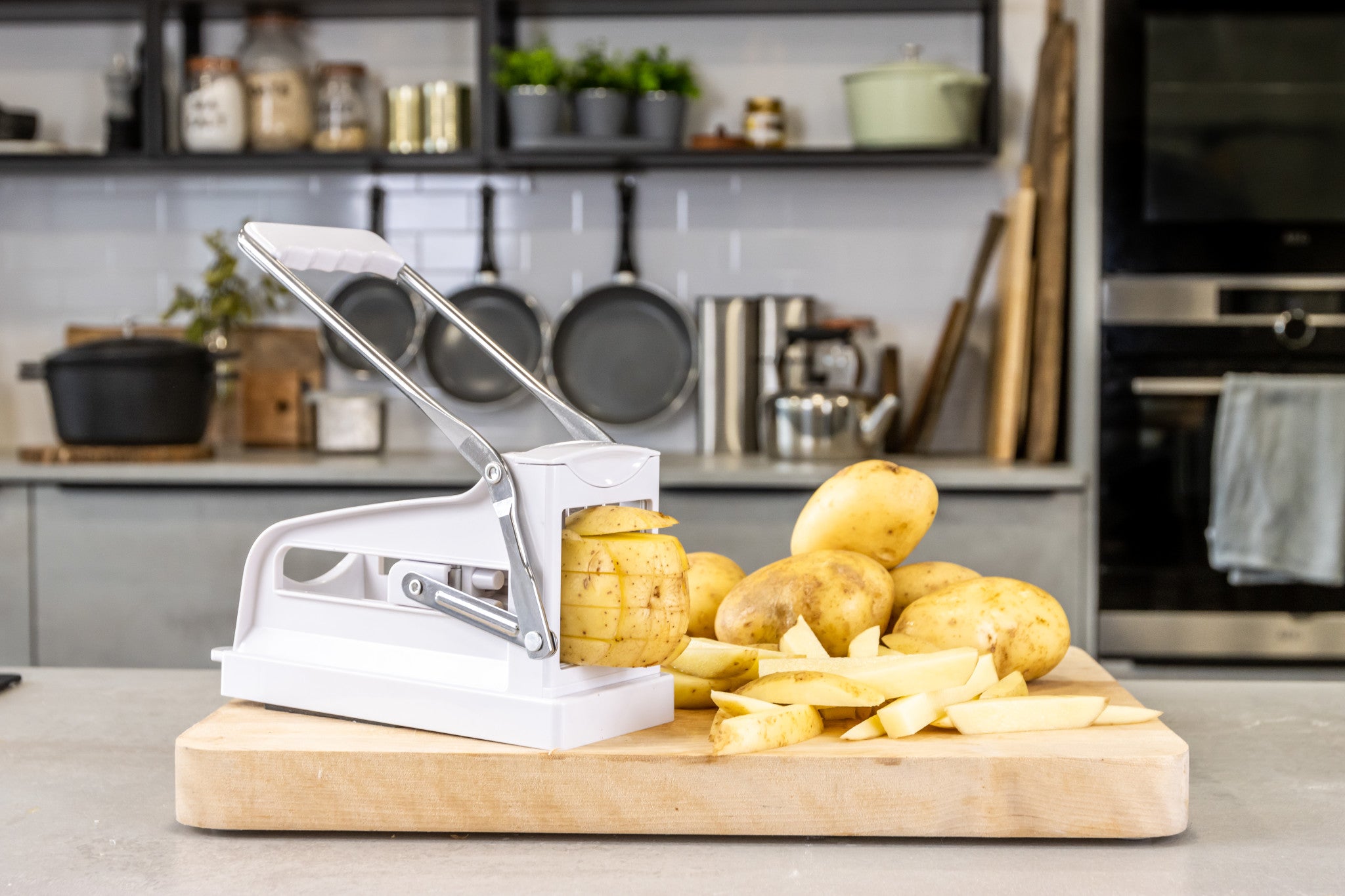  KitchenCraft Potato Chipper, French Fry Vegetable Cutter/Dicer  Machine, Includes 2 Size of Blades, 5(H) x 10(W) x 5 1/2(L)/ 130x 255x  140mm, White: Home & Kitchen