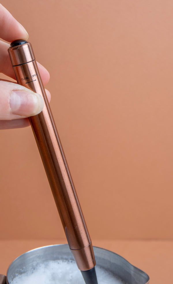 La Cafetière Battery Operated Handheld Milk Frother - Copper Effect image 6
