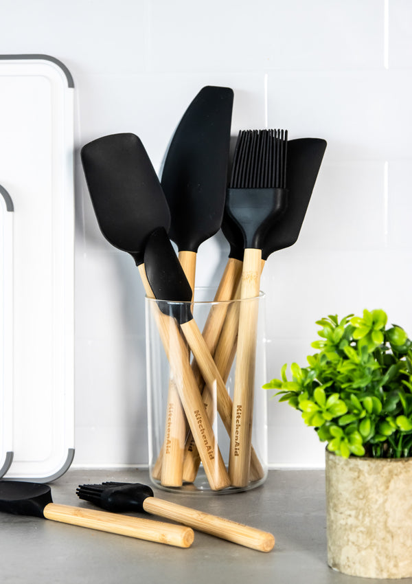 KitchenAid  Bamboo Scraper Spatula with Heat Resistant and Flexible Silicone Head image 5