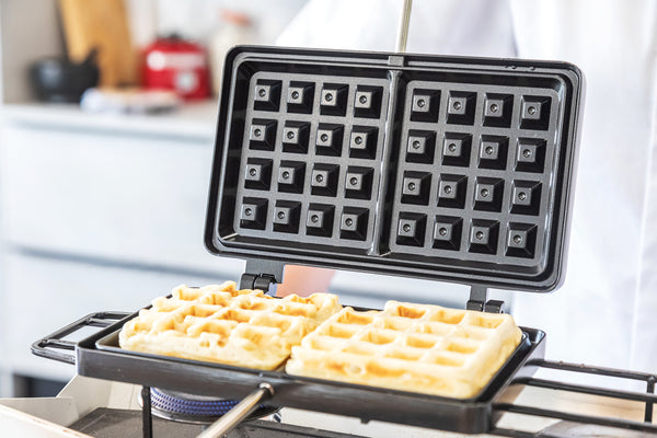 KitchenCraft Non Stick Waffle Maker image 6