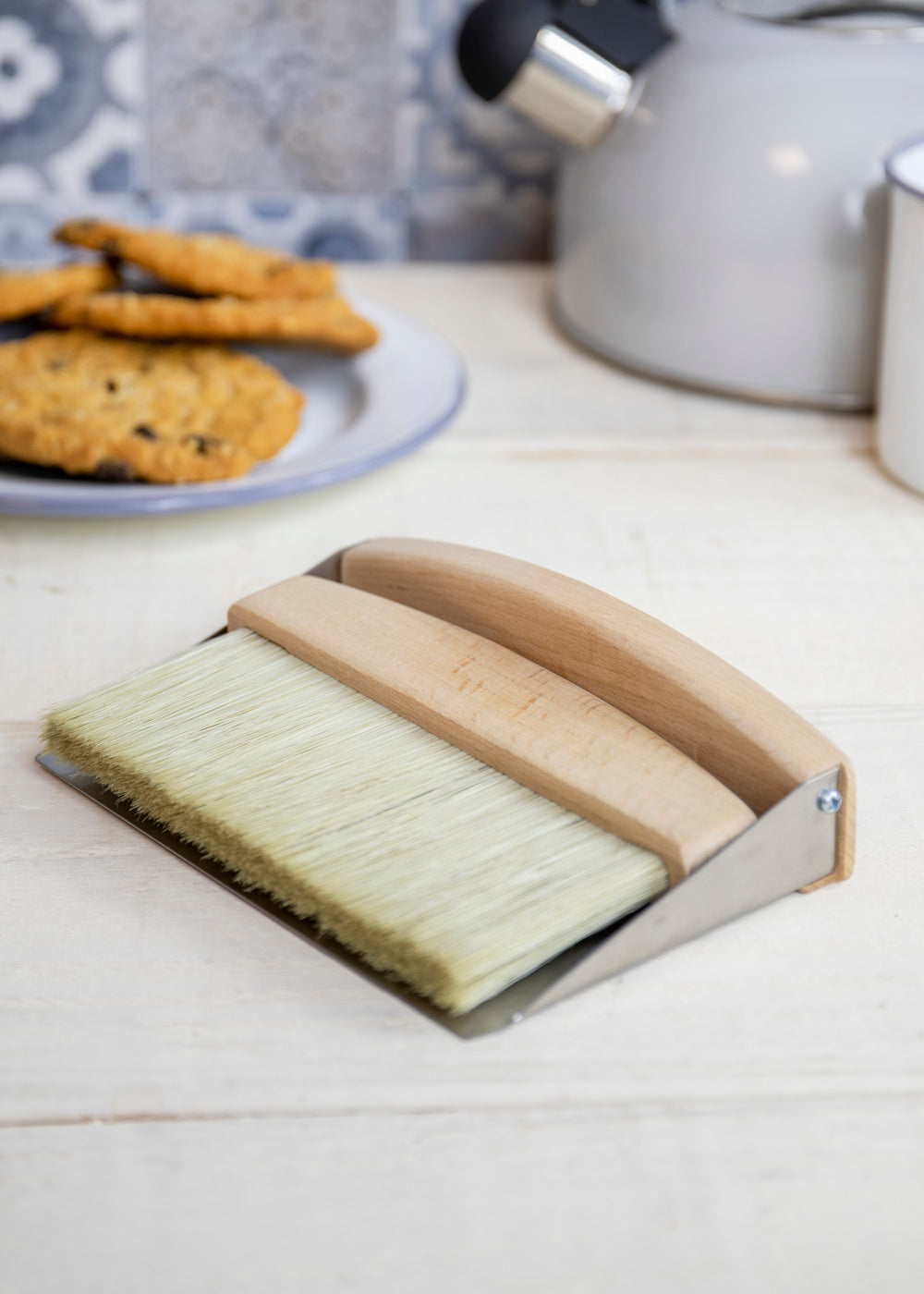 Living Nostalgia Tabletop Dustpan & Brush