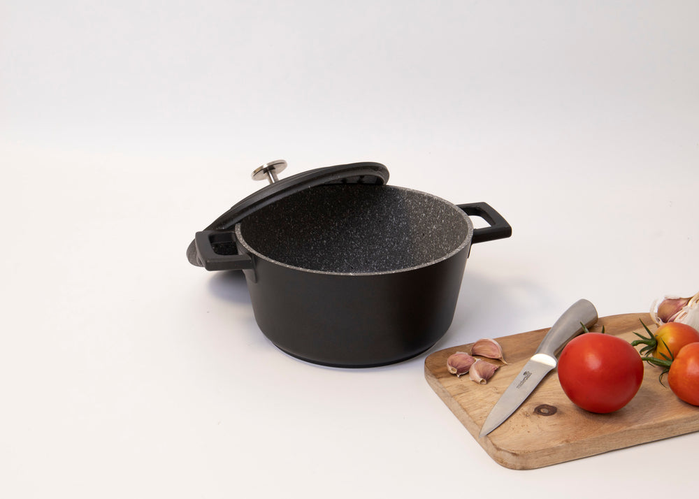 MasterClass Cast Aluminium Casserole Dish, 2.5L, Black