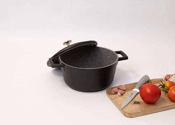 MasterClass Cast Aluminium Casserole Dish, 2.5L, Black image 7