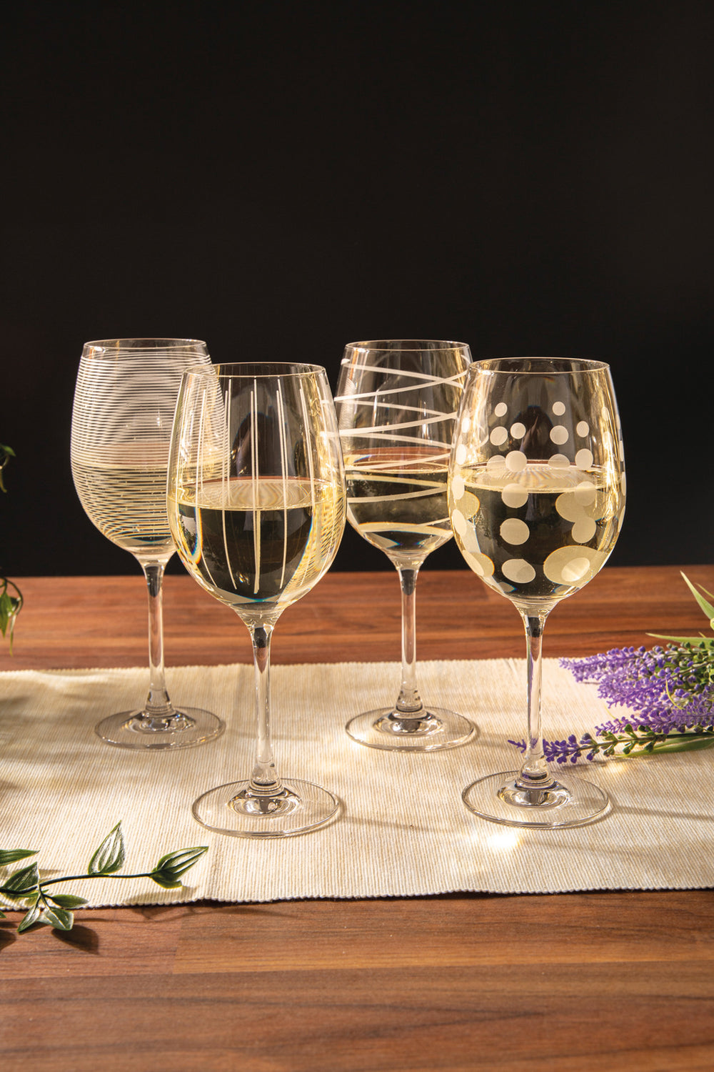 Mikasa Cheers Metallic Gold Set Of 4 14Oz Wine Glasses