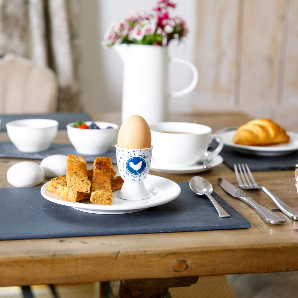 KitchenCraft Traditional Blue Hen Porcelain Egg Cup