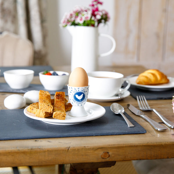 KitchenCraft Traditional Blue Hen Porcelain Egg Cup image 6