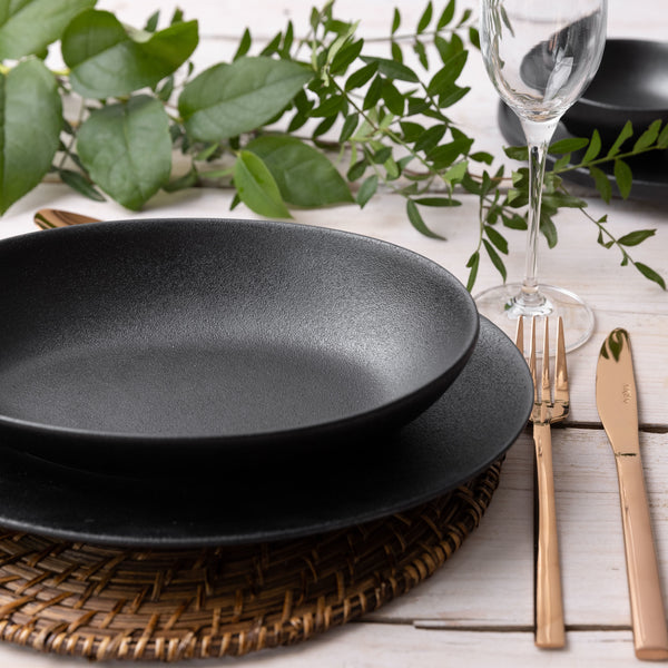 Set of 4 Maxwell & Williams Caviar 25cm Oval Bowls image 5