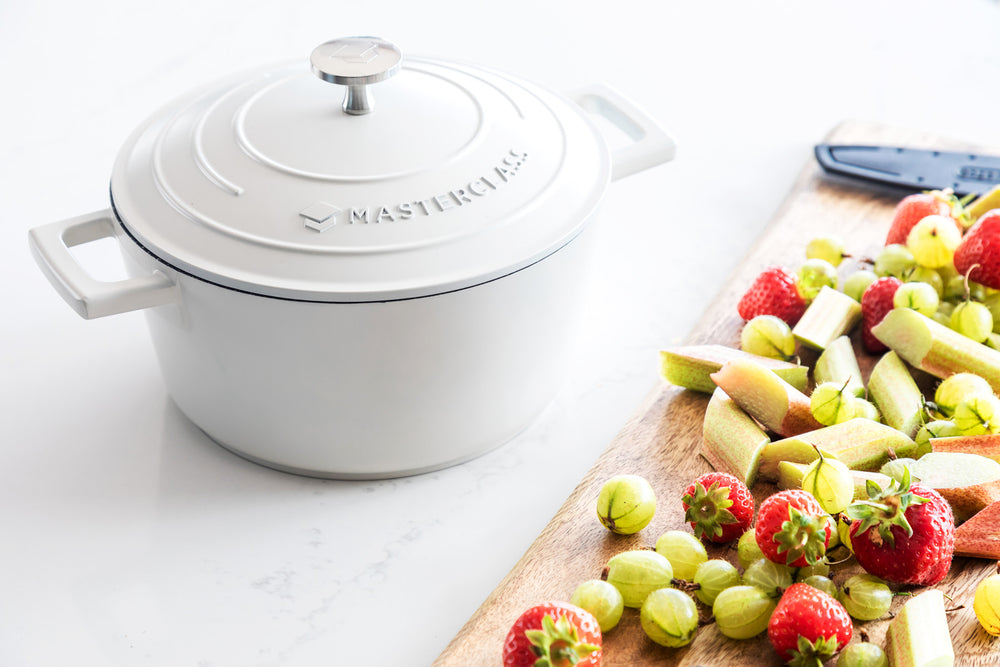 MasterClass Cream Cast Aluminium Casserole Dish, 2.5L