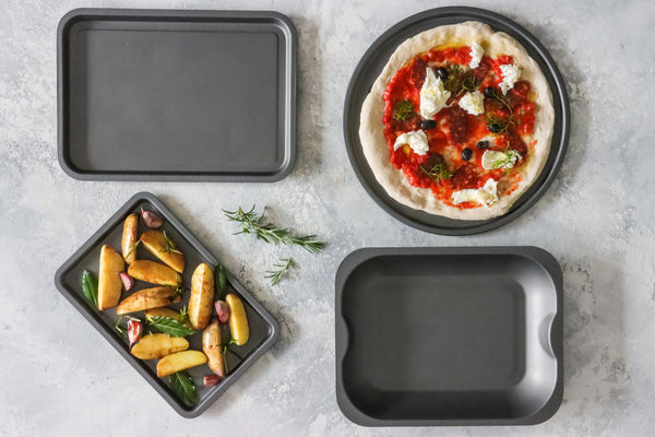 KitchenCraft 4-Piece Non-Stick Pizza and Roasting Tin Set image 2