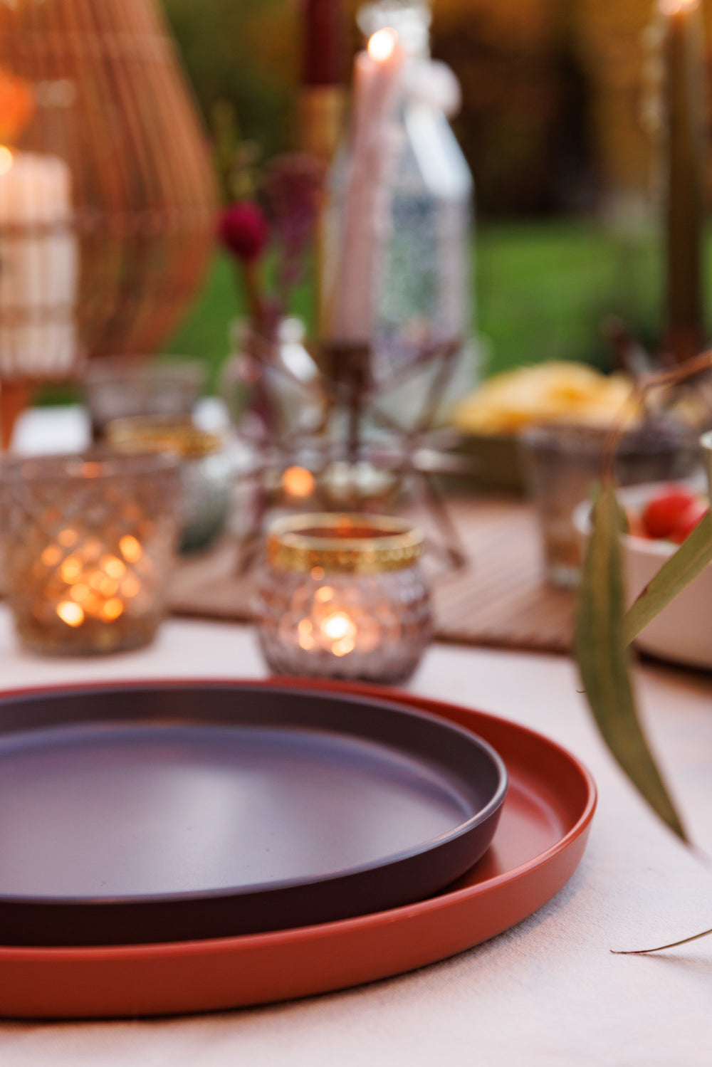 Mikasa Summer Set of 4 Recycled Plastic 25cm Lipped Dinner Plates