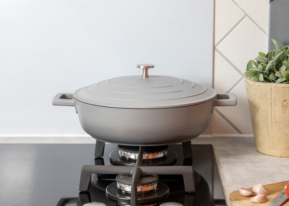 MasterClass Shallow 4 Litre Casserole Dish with Lid - Ombre Grey
