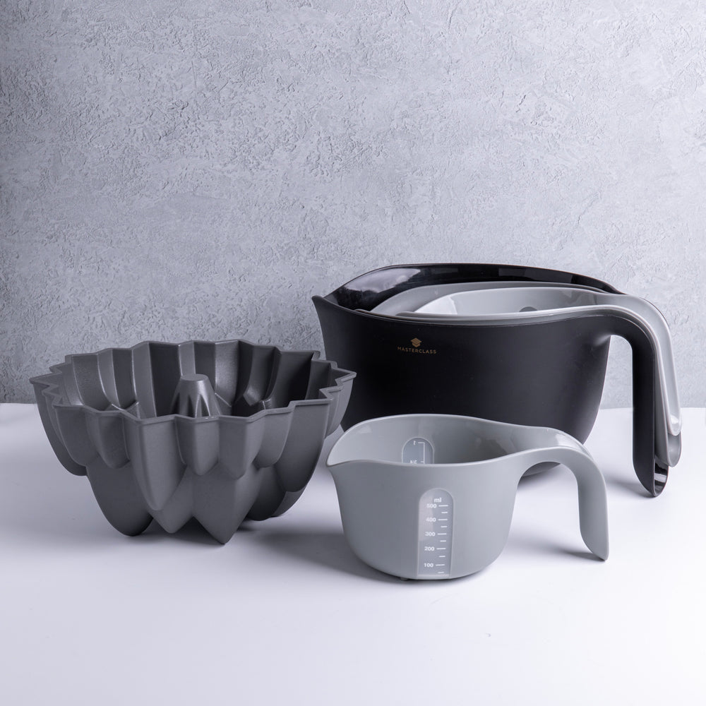MasterClass 5pc Baking Set with Cast Aluminium Peak Decorative Cake Pan and 4pc Stacking Bowl Set