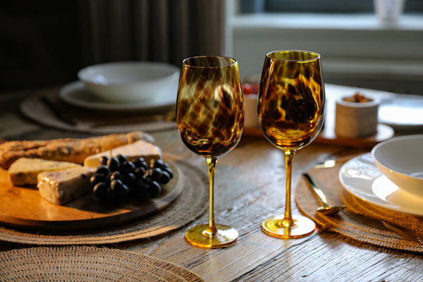 BarCraft Set of 2 Tortoiseshell Patterned Wine Glasses in Gift Box image 8