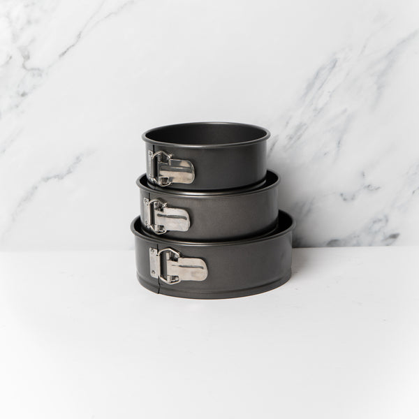 Set of 3 Non-Stick Spring Form Loose Base Cake Pans, Includes 3 Round Tins,15cm, 20cm and 23cm image 2