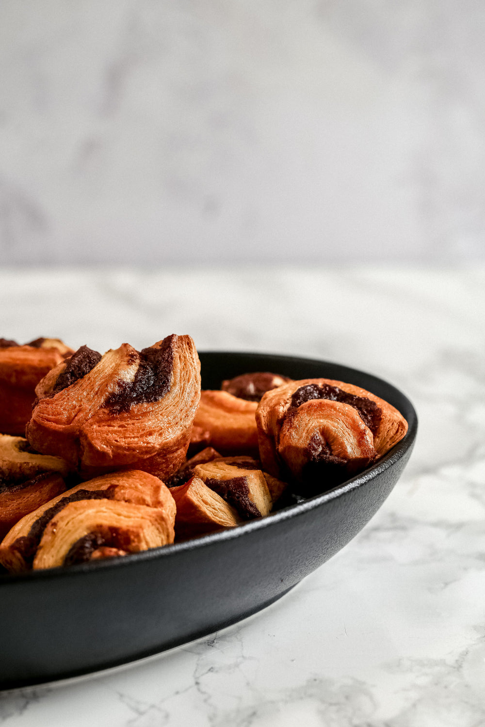 Maxwell & Williams Caviar Oval Bowl, 30cm