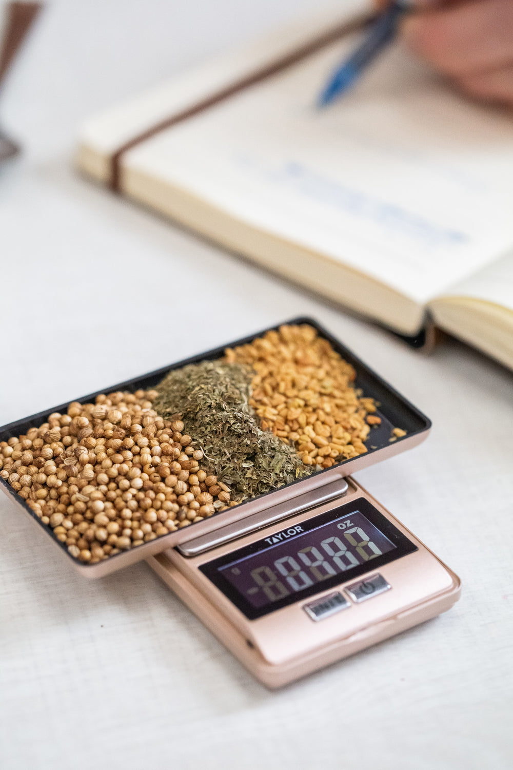 Taylor Pro 0.01g Precision Pocket Kitchen Scales in Gift Box, Plastic / Stainless Steel - Rose Gold