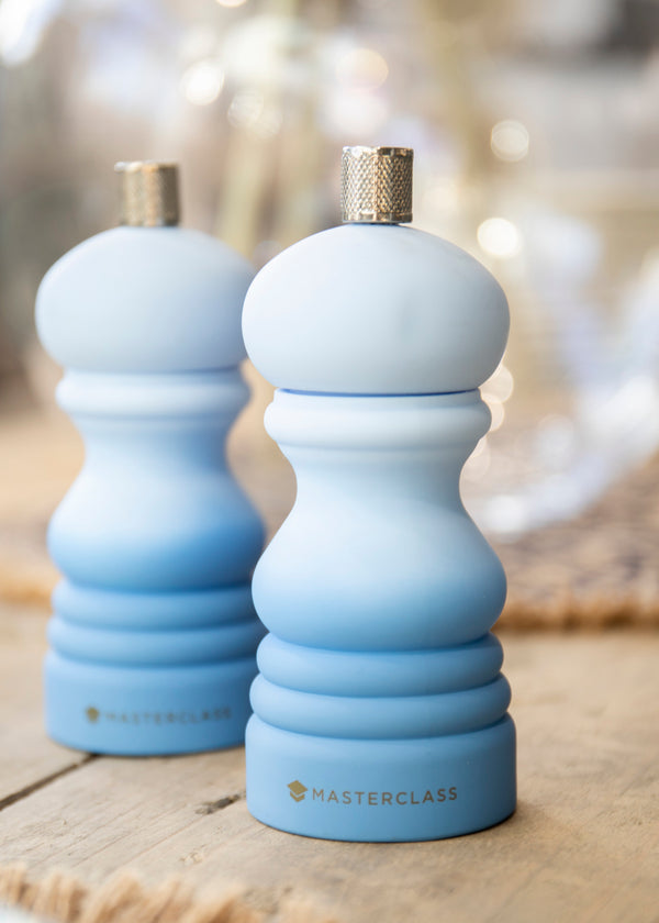 MasterClass Salt or Pepper Mill (12cm) - Blue Ombre image 5