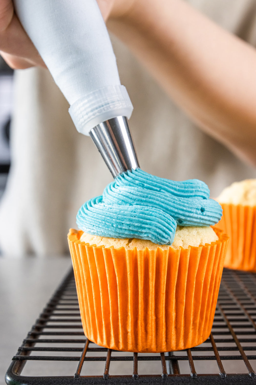 Sweetly Does It Icing Tin Set