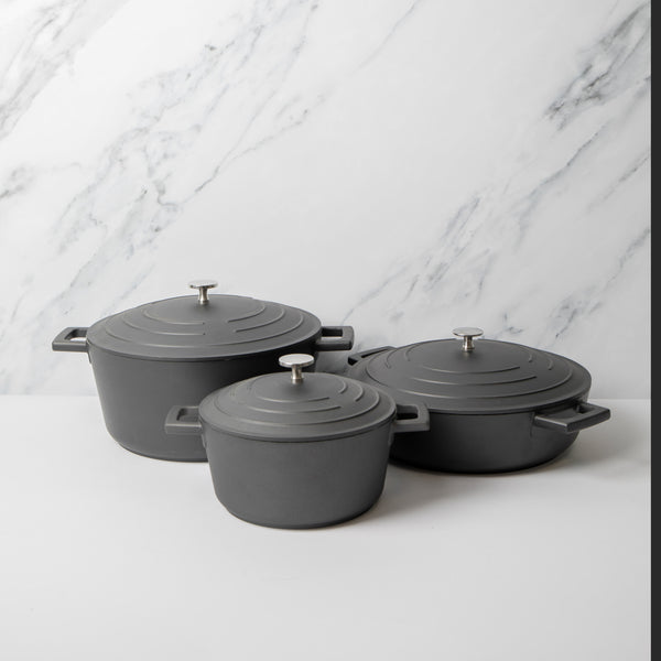 3pc Black Non-Stick Cast Aluminium Casserole Dish Set with 2x Regular Casserole Dishes, 2.5L/5L and Shallow Casserole Dish 4L image 2