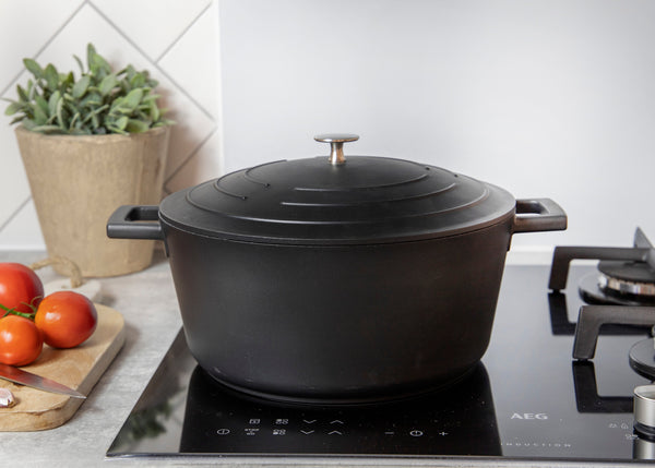 MasterClass Cast Aluminium 5 Litre Casserole Dish image 7