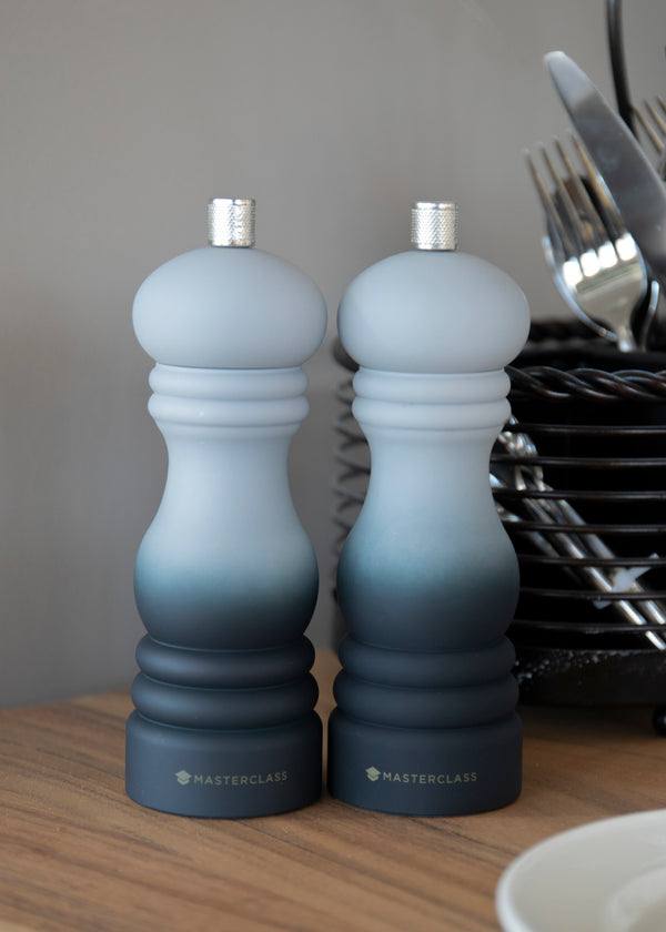 MasterClass Salt or Pepper Mill (17cm) - Grey Ombre image 6