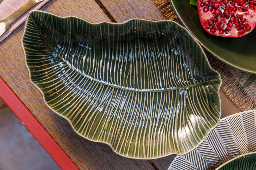 Mikasa Jardin Leaf-Shaped Stoneware Serving Dish, 31.5cm, Green