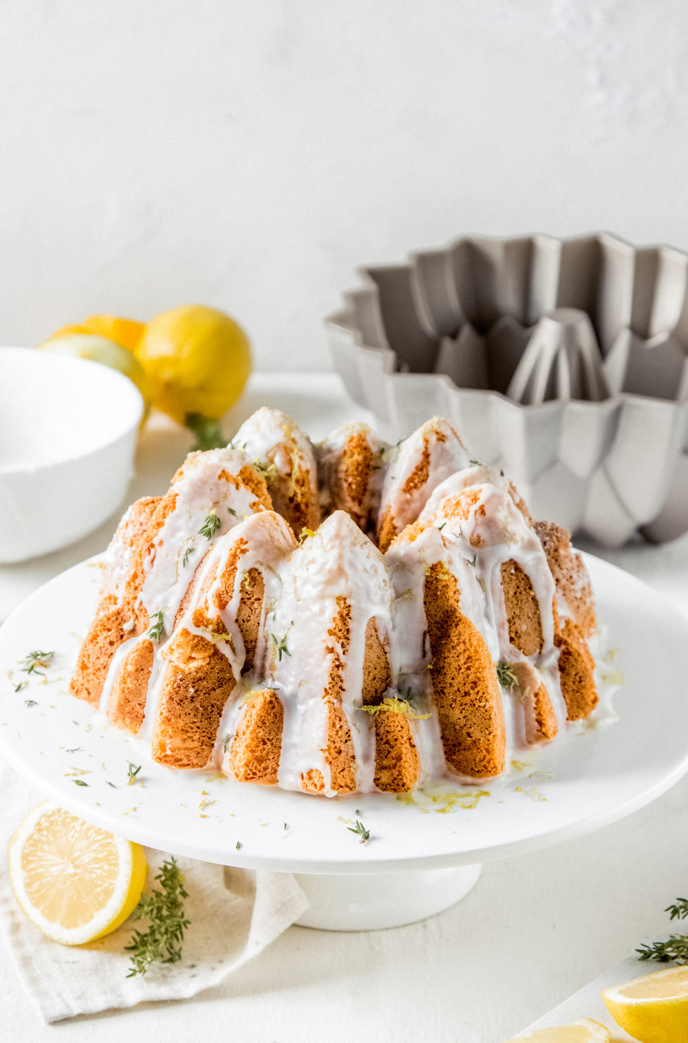 MasterClass Cast Aluminium Decorative Peak Cake Tin, 24cm