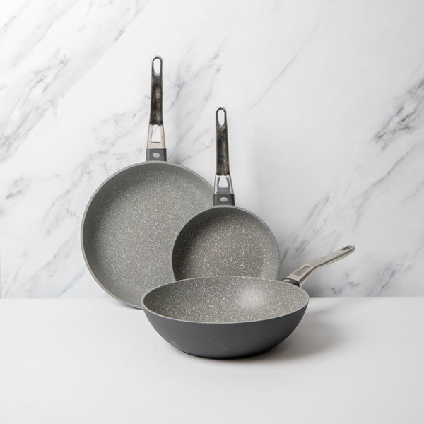 3pc Cookware Set with 2x Non-Stick Cast Aluminium Frying Pans, 20cm & 28cm and 28cm Wok - Induction Safe image 2