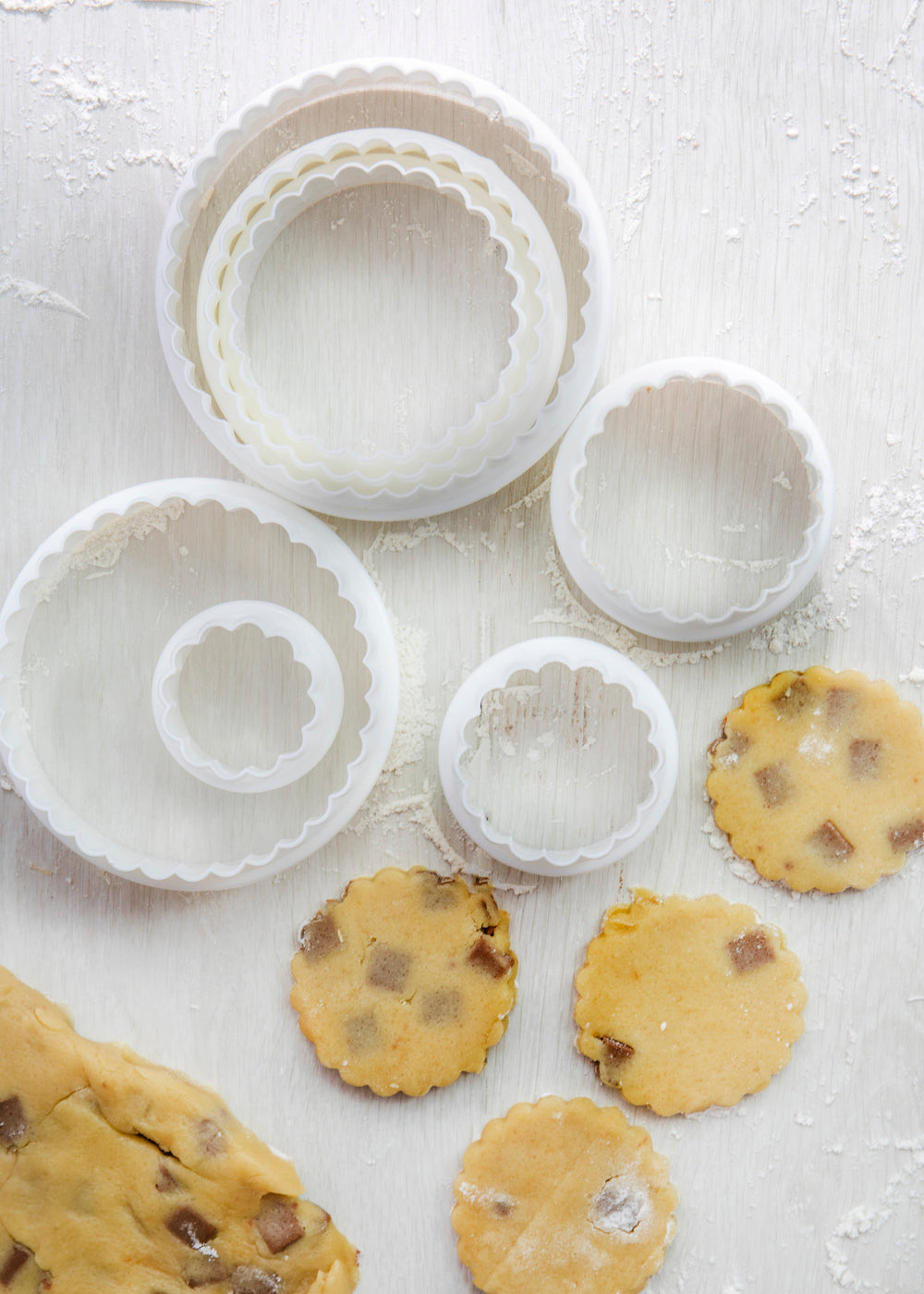 KitchenCraft Set of Seven Plastic Double Edged Biscuit / Pastry Cutters