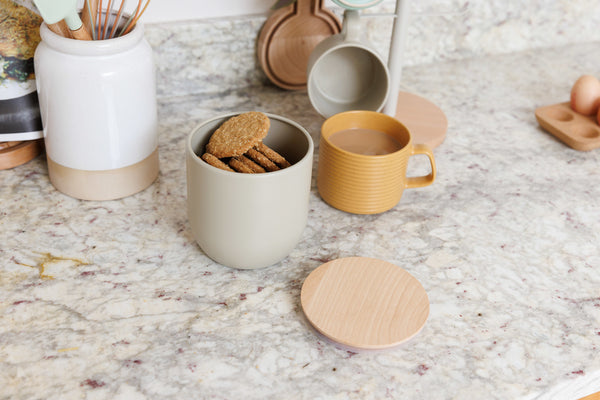 Idilica 3pc Set of Grey Kitchen Canisters with Beechwood Lid image 4