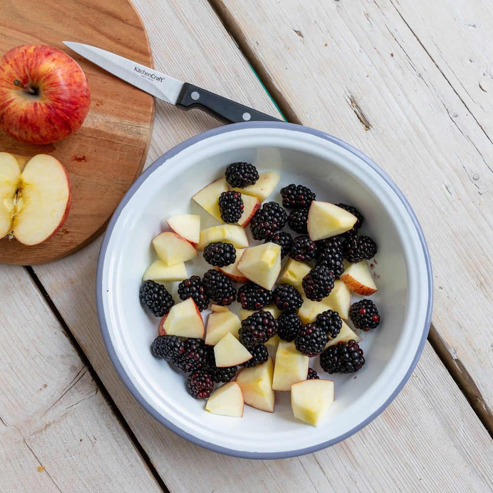 Living Nostalgia Enamel Round Pie Dish, 22cm CookServeEnjoy
