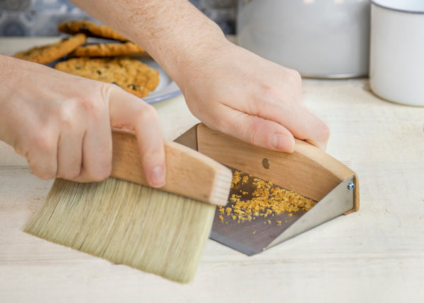 Living Nostalgia Tabletop Dustpan & Brush image 13