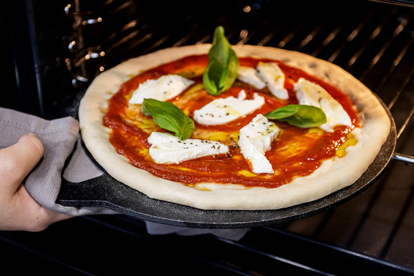 KitchenCraft Cast Iron 27cm Black Steel Baking Stone image 7