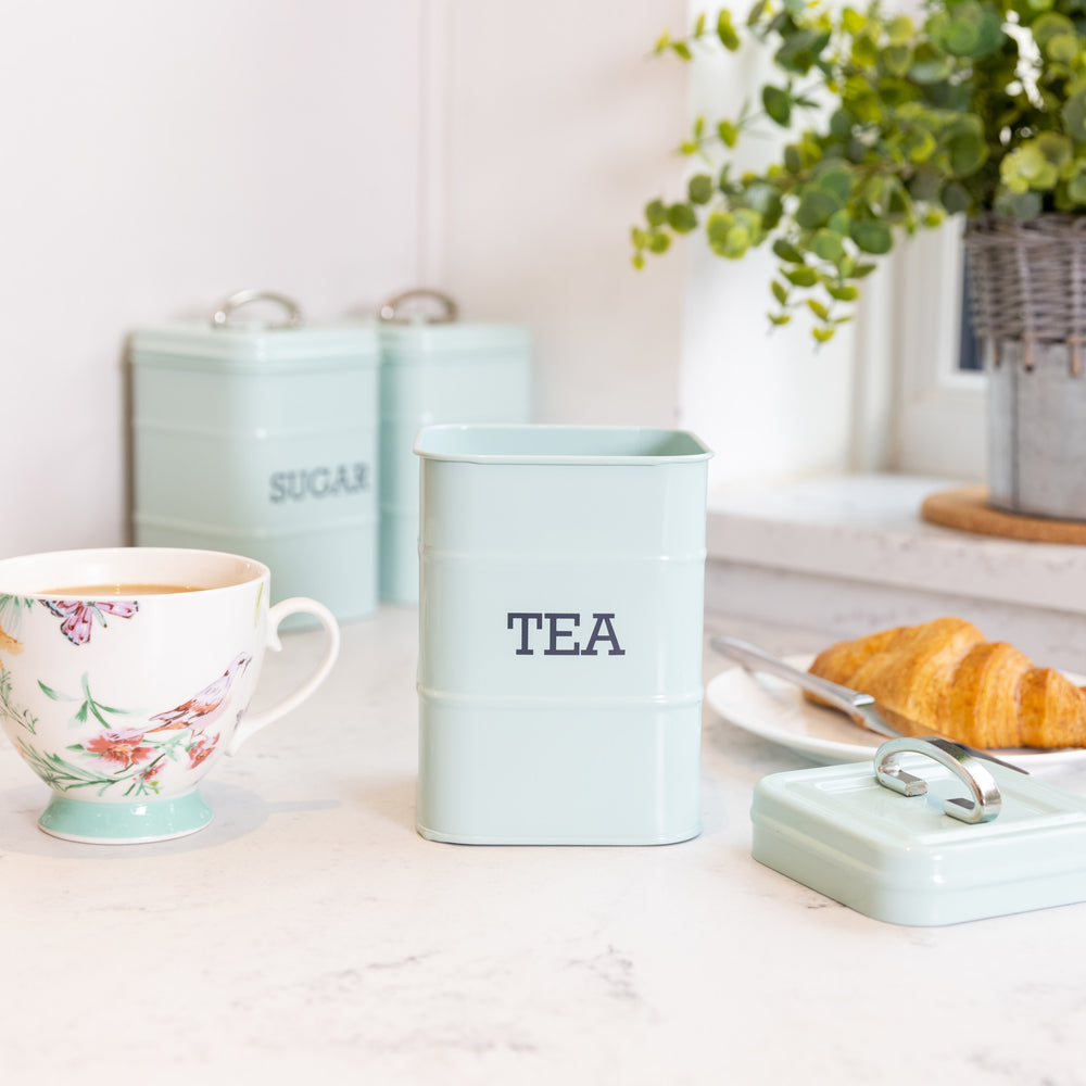 Living Nostalgia Vintage Blue Tea Tin