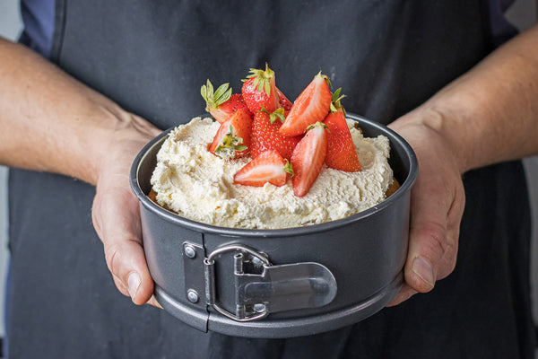 MasterClass Non-Stick Loose Base Springform Cake Pan, 15cm image 6