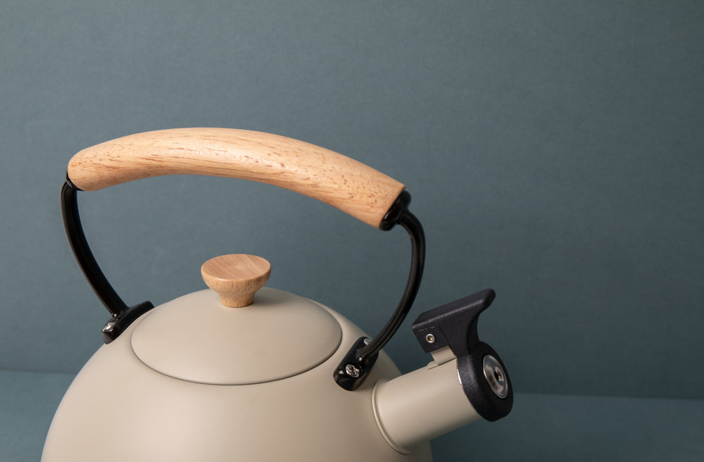 La Cafetière Latte Whistling Kettle with Wooden Handle, 1.6L