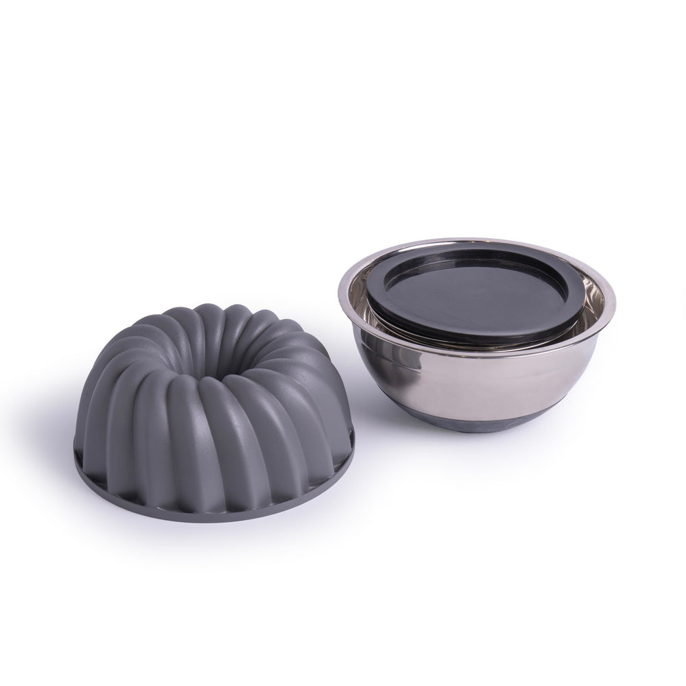 MasterClass 4pc Baking Set with Cast Aluminium Swirl Decorative Cake Pan and 3pc Stainless Steel Bowl Set image 1