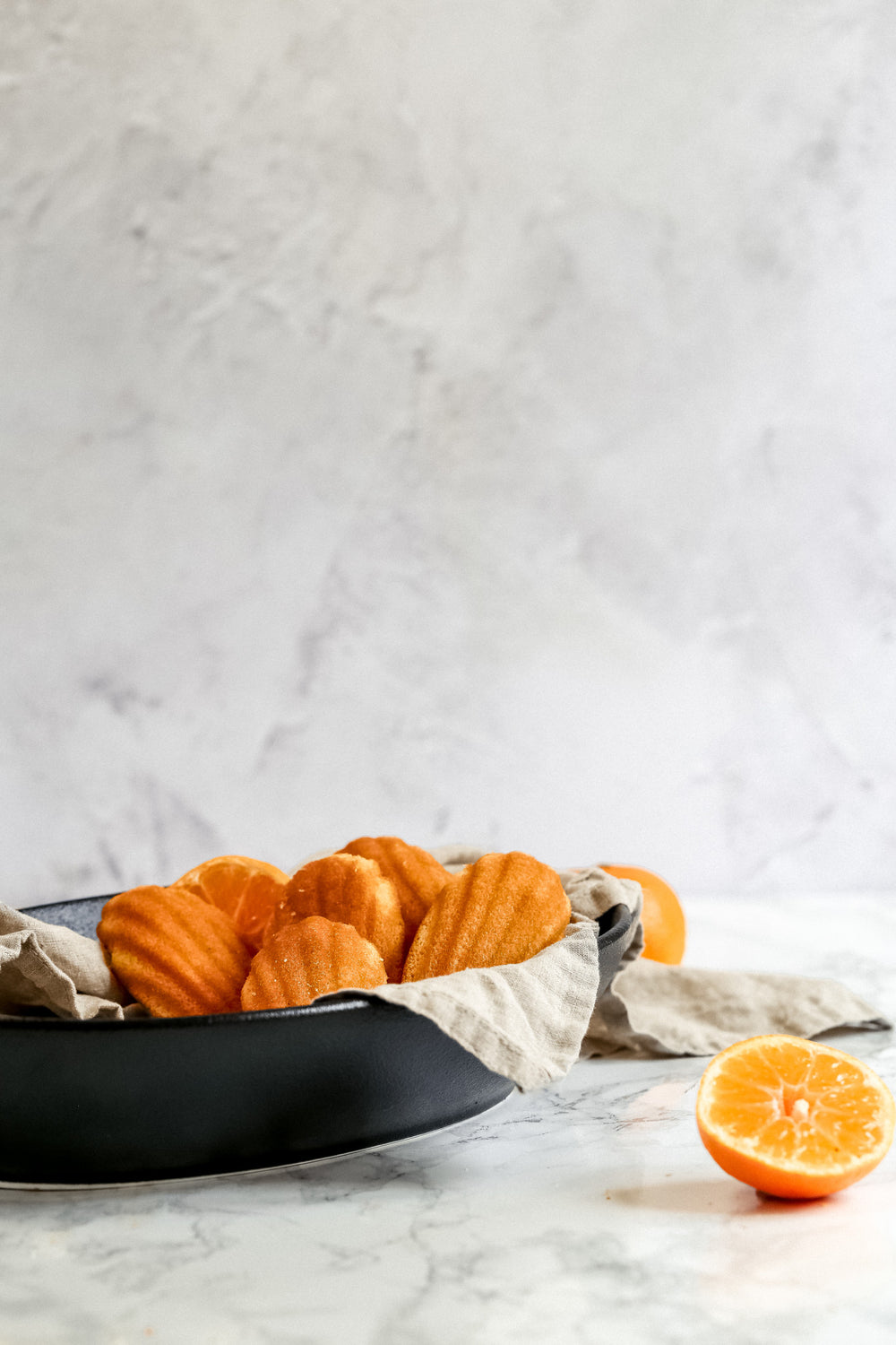 Maxwell & Williams Caviar Oval Bowl, 30cm