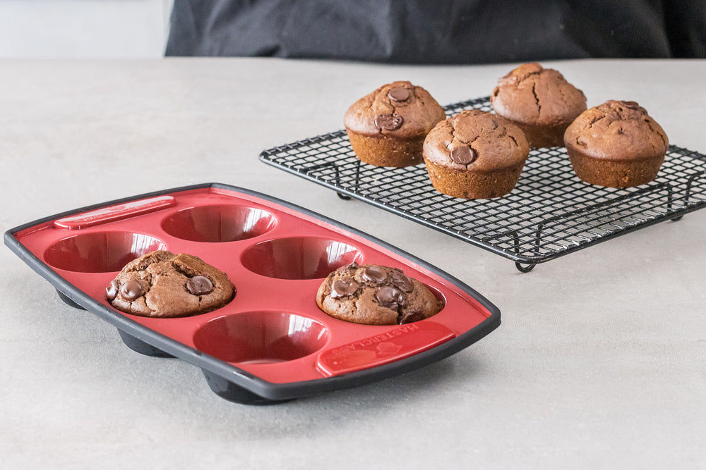 MasterClass Smart Silicone Flexible Six Hole Pan