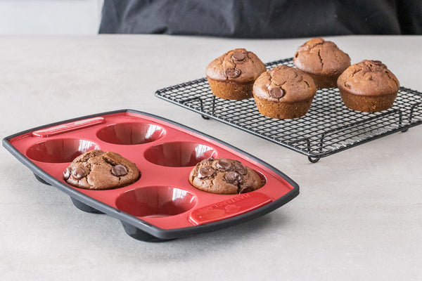 MasterClass Smart Silicone Flexible Six Hole Pan image 6