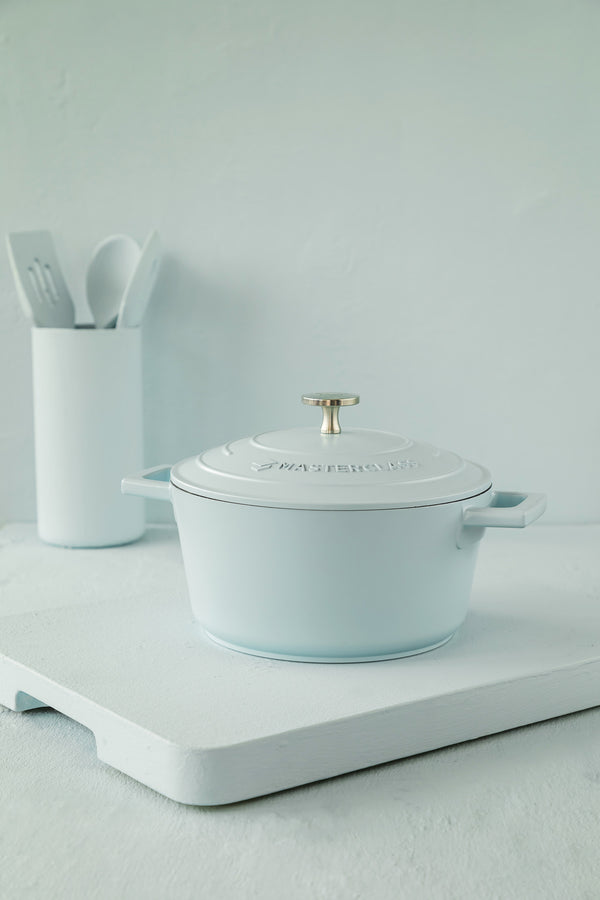 MasterClass Sky Blue Cast Aluminium Casserole Dish, 2.5L image 2