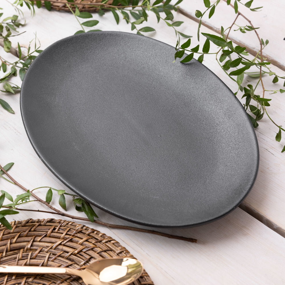 Maxwell & Williams Caviar 35cm Oval Plate