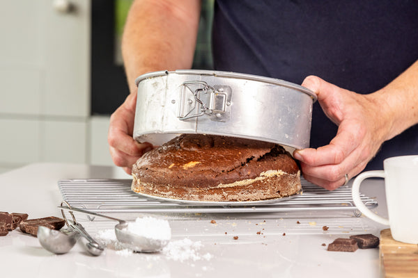 MasterClass Recycled Aluminium Springform Cake Tin, 20cm image 2