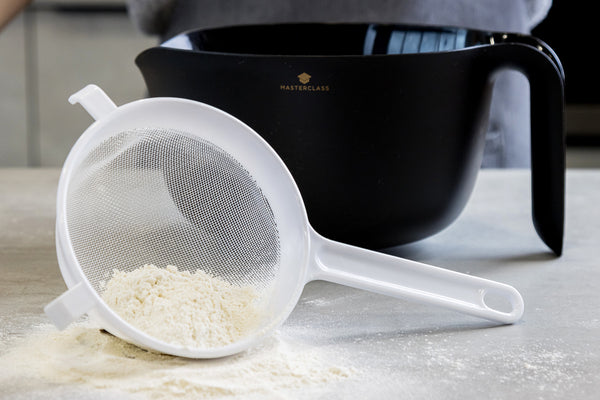 KitchenCraft Plastic 15cm Sieve image 6