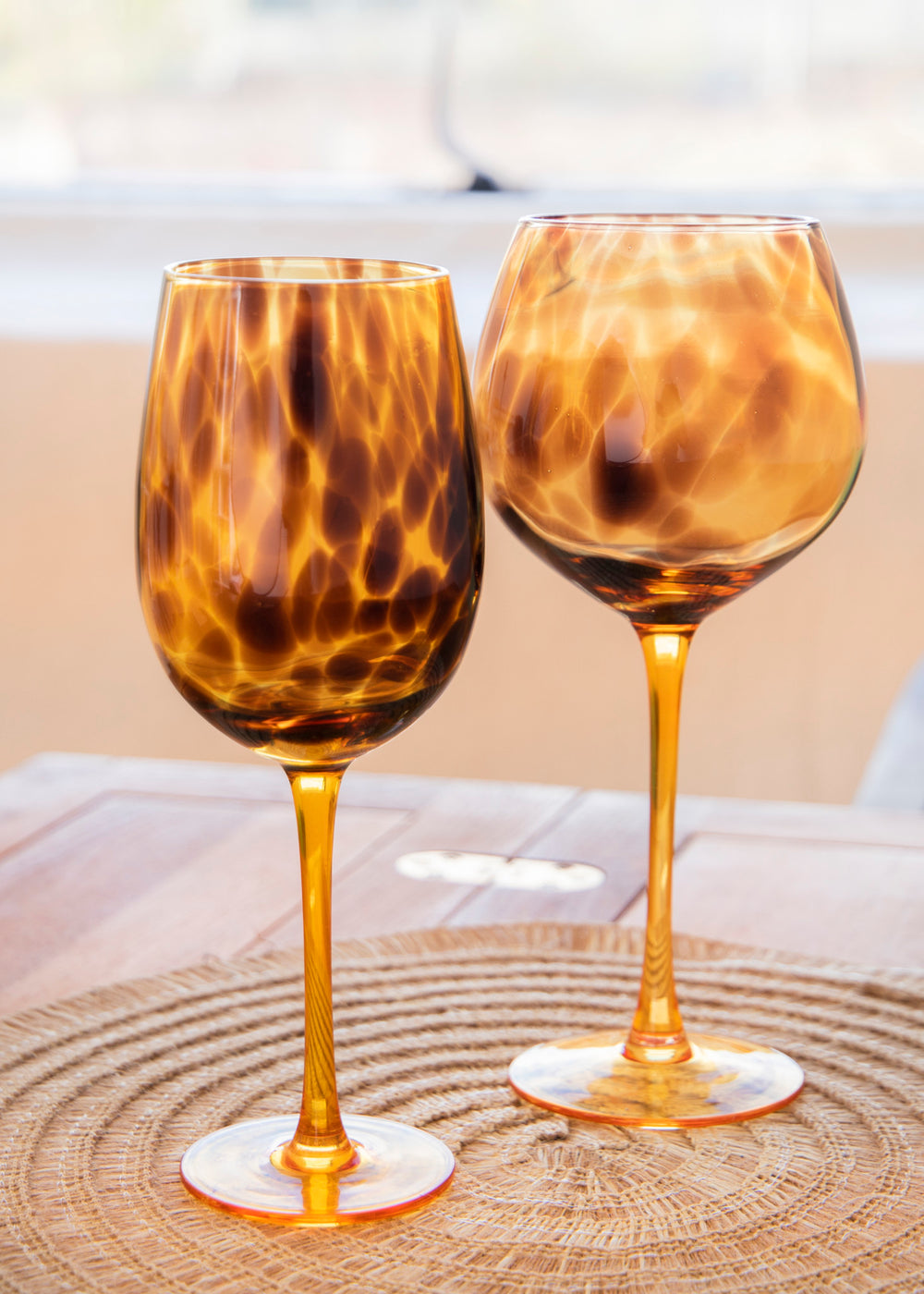 BarCraft Set of 2 Tortoiseshell Patterned Wine Glasses in Gift Box