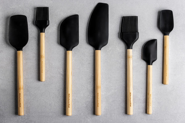 KitchenAid  Bamboo Scraper Spatula with Heat Resistant and Flexible Silicone Head image 7