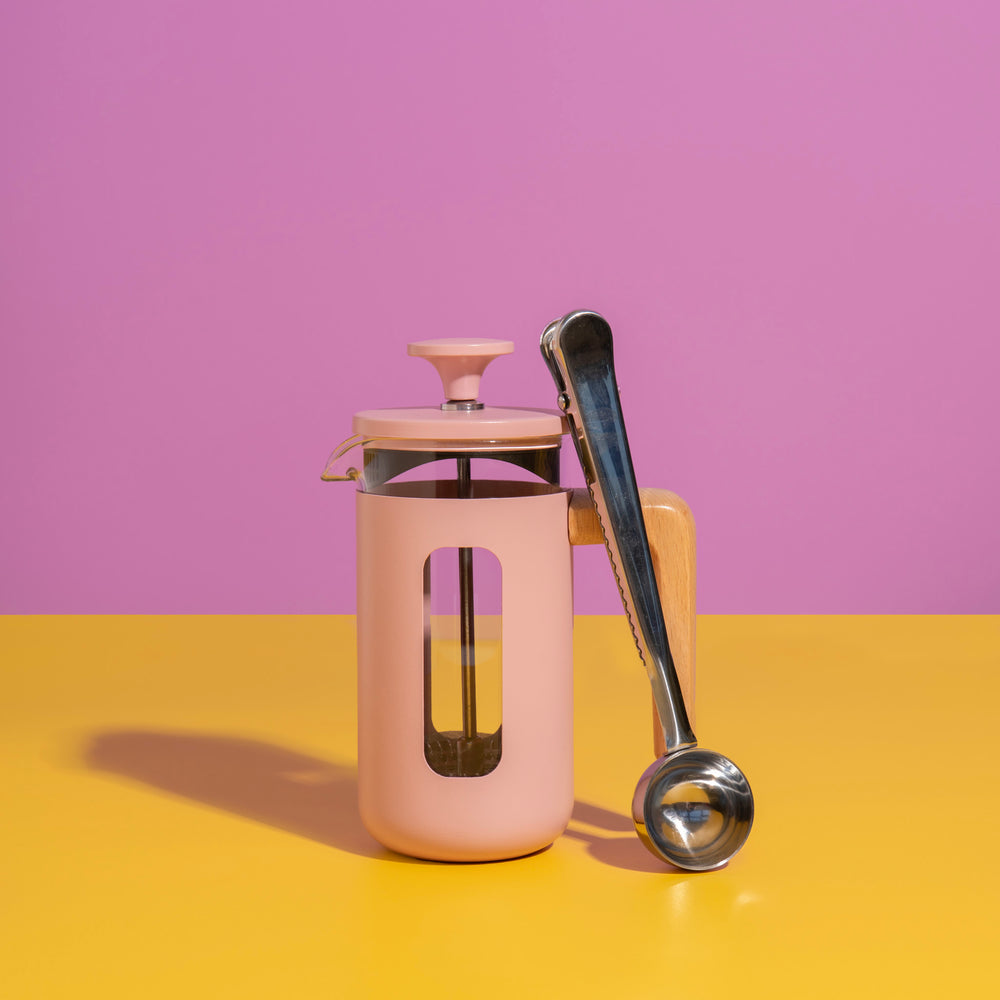 La Cafetière 2pc Cafetière Gift Set with Pisa 3-Cup Cafetière, Pink, and Stainless Steel Coffee Measuring Spoon with Clip