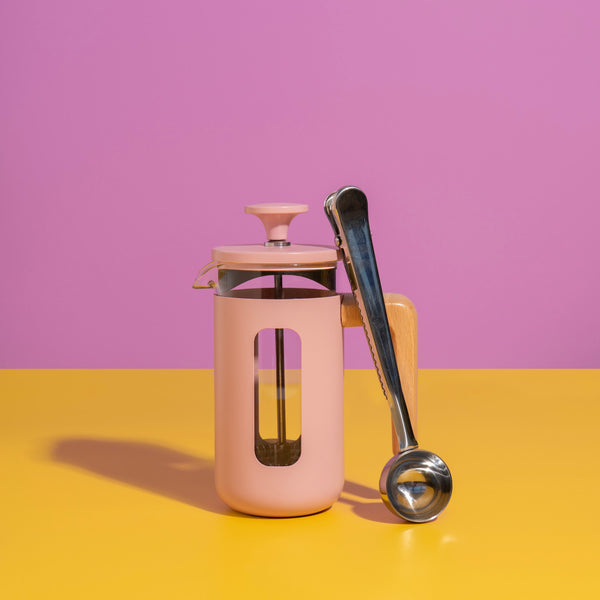 La Cafetière 2pc Cafetière Gift Set with Pisa 3-Cup Cafetière, Pink, and Stainless Steel Coffee Measuring Spoon with Clip image 2