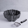MasterClass 2pc Bakeware Set with Peak Cast Aluminium Decorative Cake Pan and Soft Grip Stainless Steel Sieve image 2