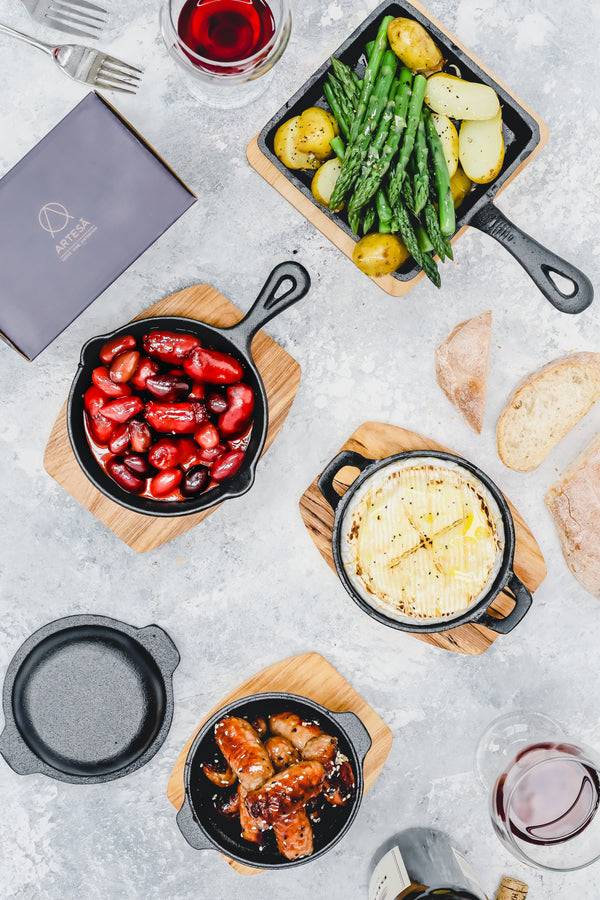 Artesà Cast Iron Round Small Fry Pan with Board, 15cm image 5